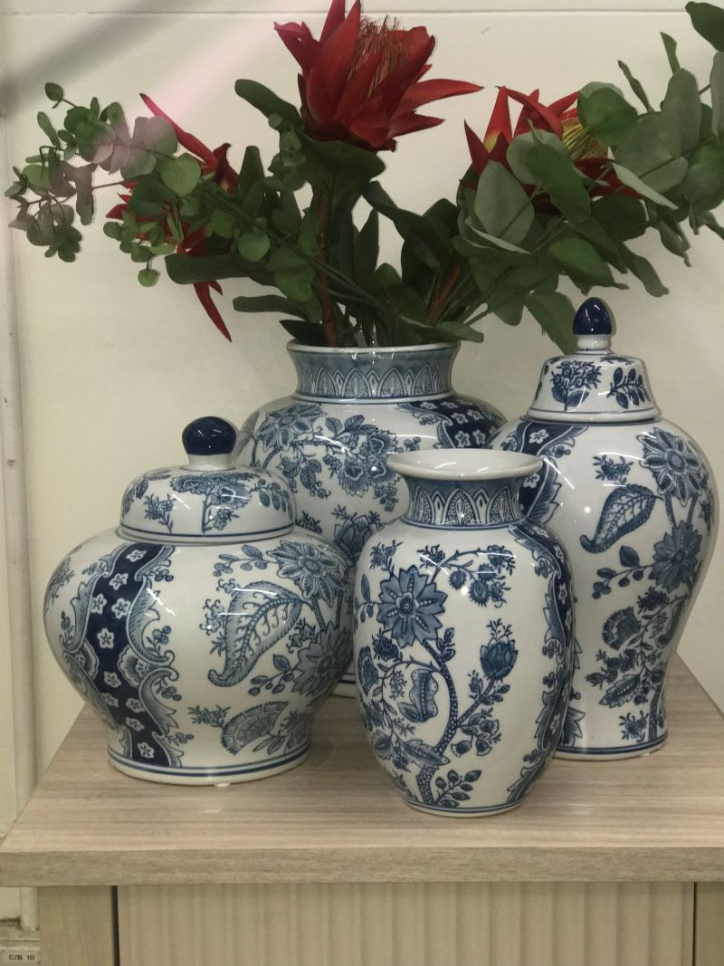 Nanjing Lidded Jar 32cm Porcelain Decorative Ginger Jar with Ming Inspired Design