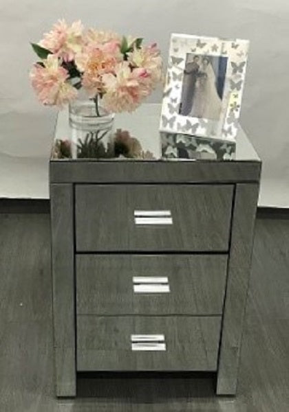 Mirrored Modern Bedside Table with 3 Drawers on Runners – Silver Finish