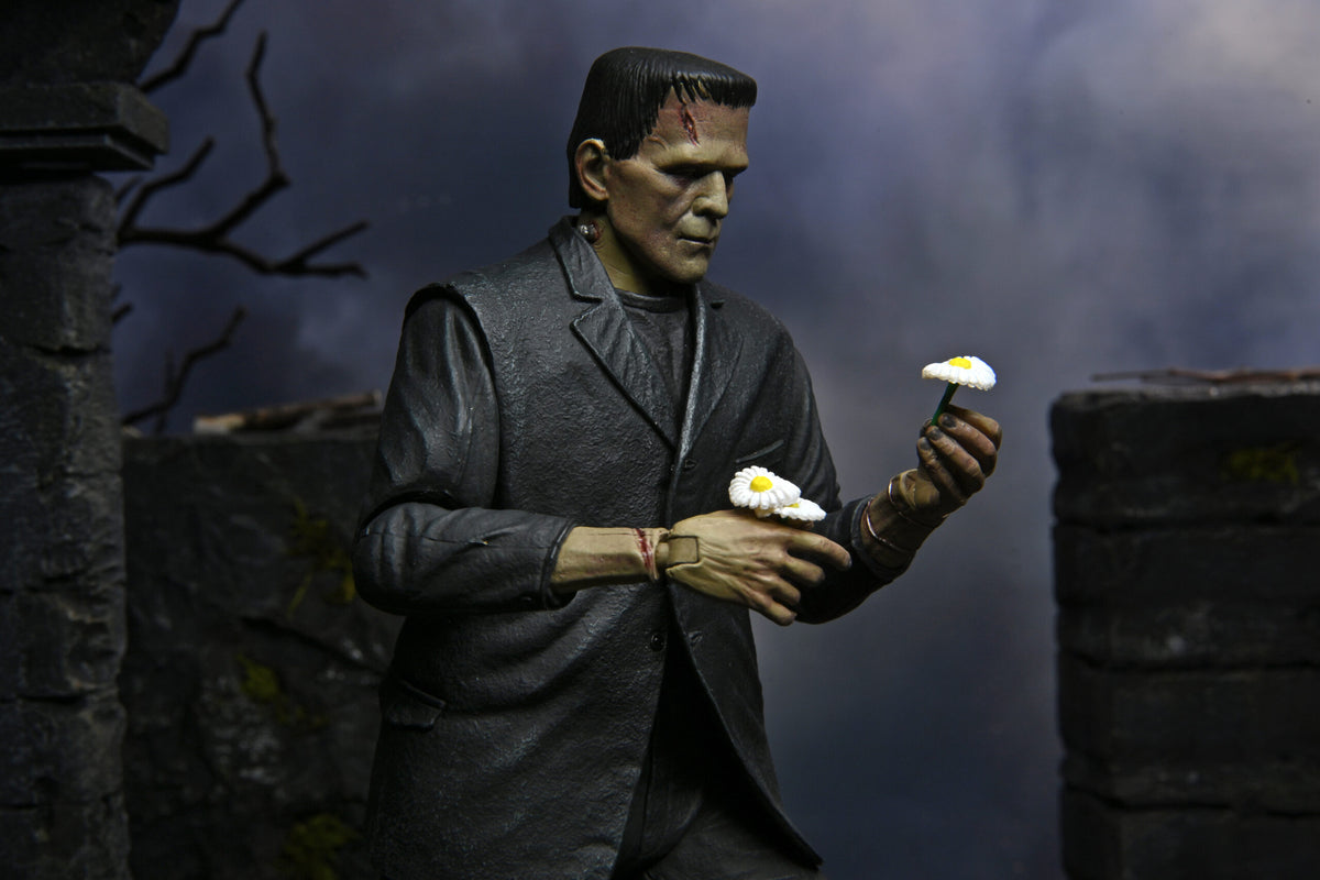 Frankenstein’s Monster Ultimate Action Figure 7” 90th Anniversary