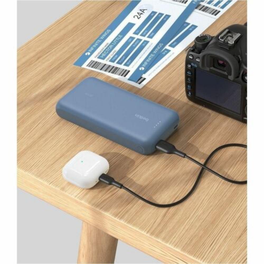Belkin BoostCharge Power Bank with Integrated USB-C Cable Blue