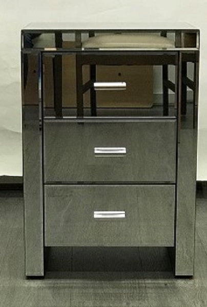 Mirrored Modern Bedside Table with 3 Drawers on Runners – Silver Finish