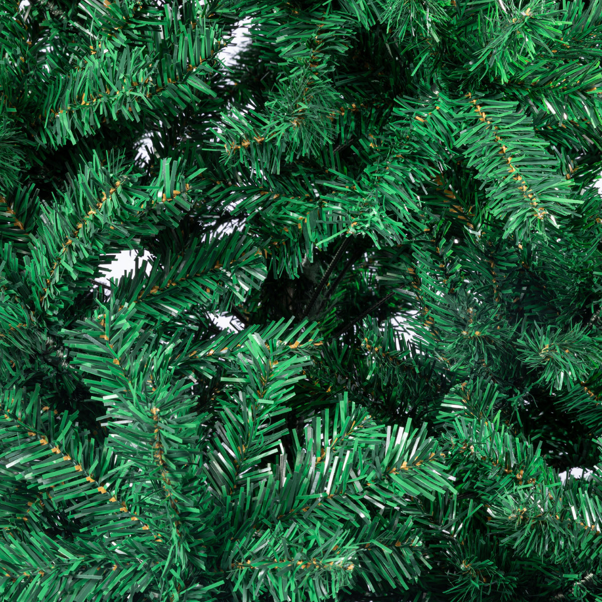 Green Christmas Tree 2.4m 1500 Tips Sturdy Metal Stand Easy Assembly Xmas Decor
