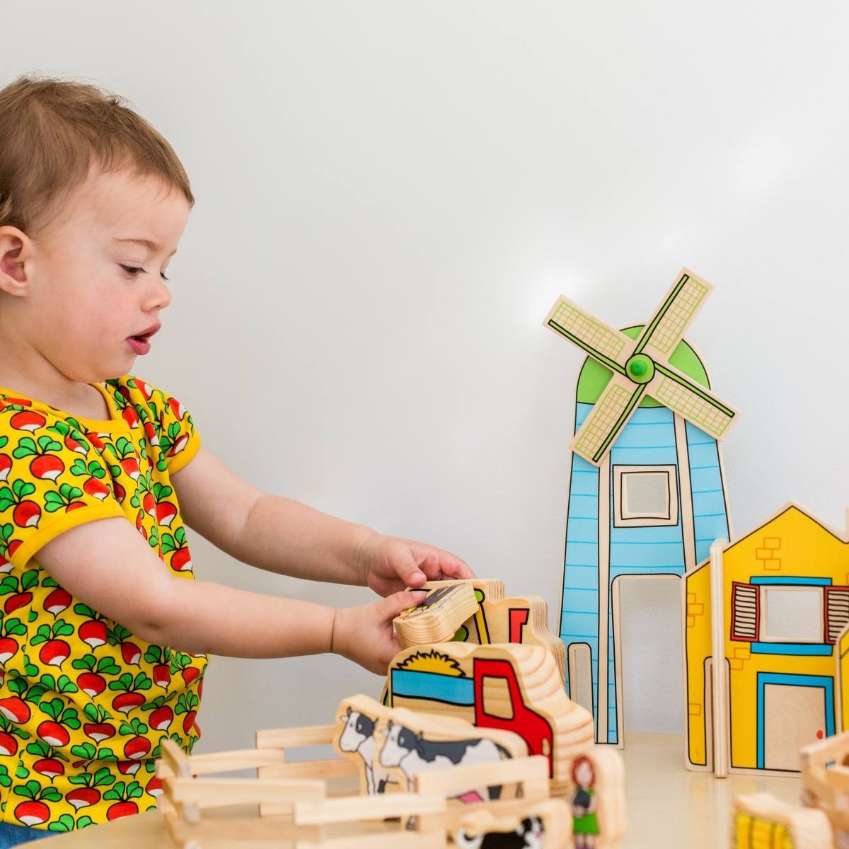 Wooden Farm Play Set with Buildings, Animals & Vehicles - 26 Piece Activity Set