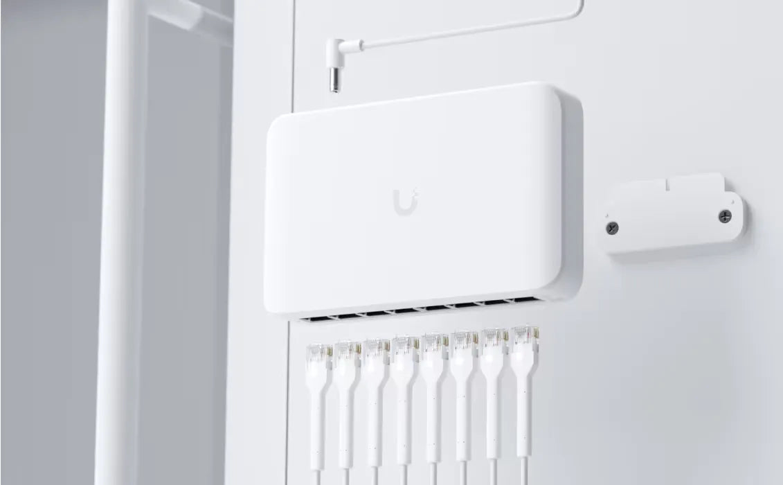 Ubiquiti UniFi Switch USW Lite 8 POE 8 Port Layer 2 Fanless Switch with 4 PoE Output Ports and 52W PoE Supply