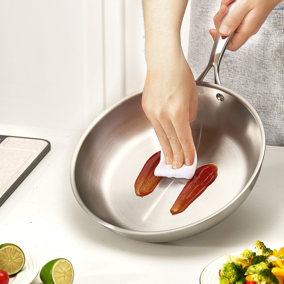 Tri-Ply Stainless Steel Frying Pan 3-Piece (240/280/320mm) Heat-Resistant Handle