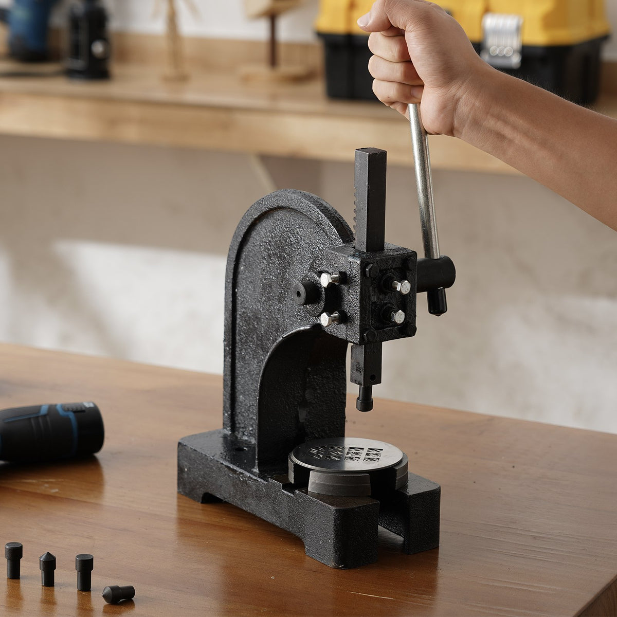 0.5 Ton Manual Arbor Press Cast Iron Heavy Duty Desktop Precision Hand Press