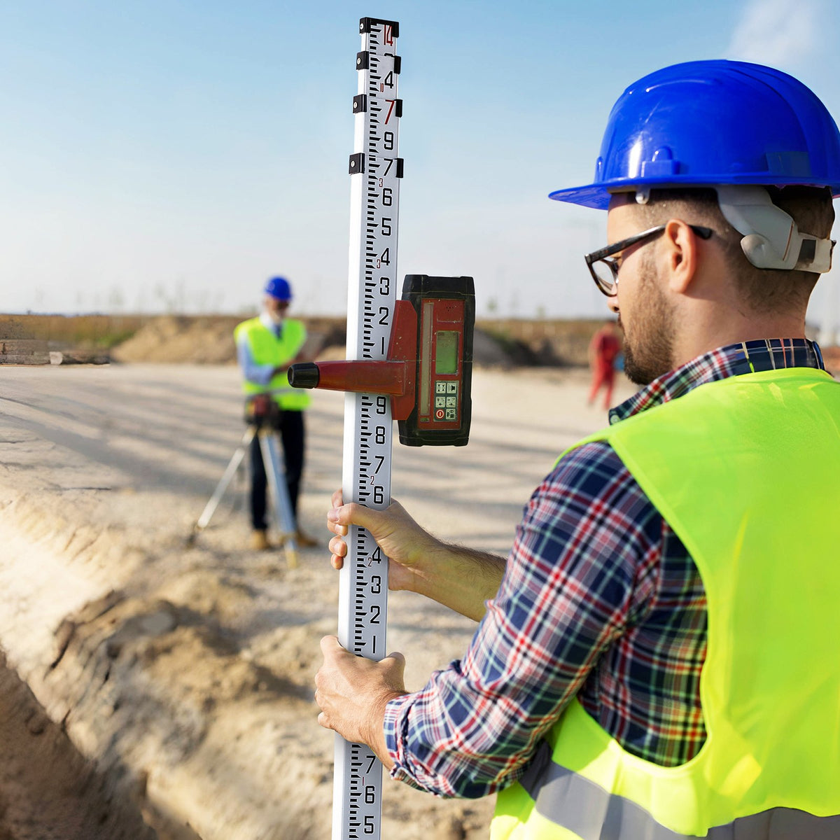 Grade Rod Aluminum 14-Feet 4-Section Telescopic Double-Sided Survey with Level