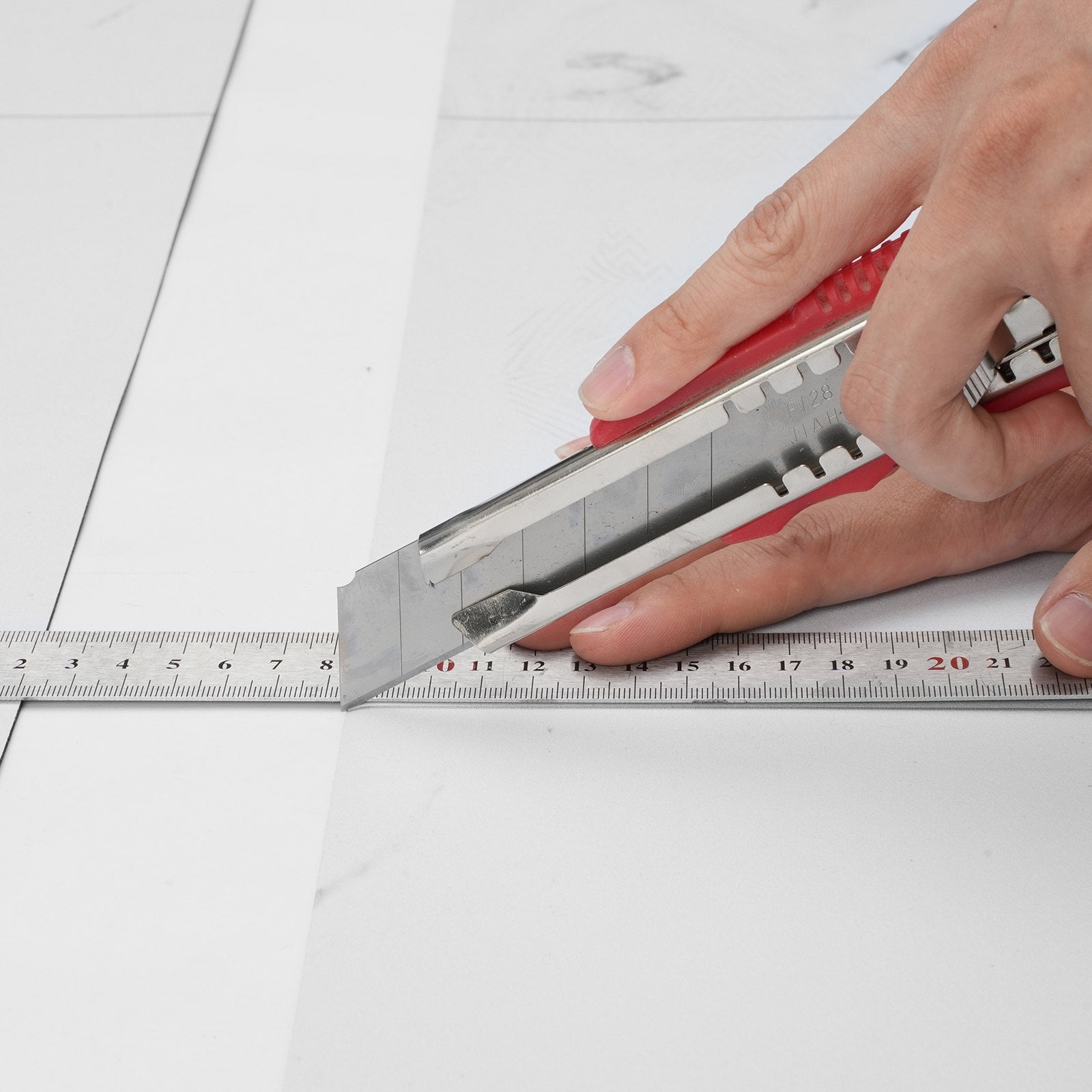 Self-Adhesive Vinyl Floor Tiles 390x23.6in 1.5mm Peel & Stick White Marble